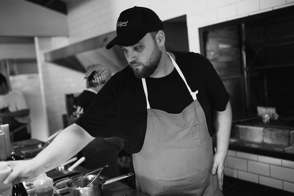 Essential Advice for Expertly Integrating a Wine Cooler into Your UK Kitchen Layout